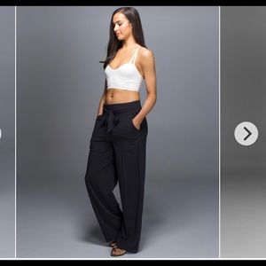 Lululemon Noir pant size 6